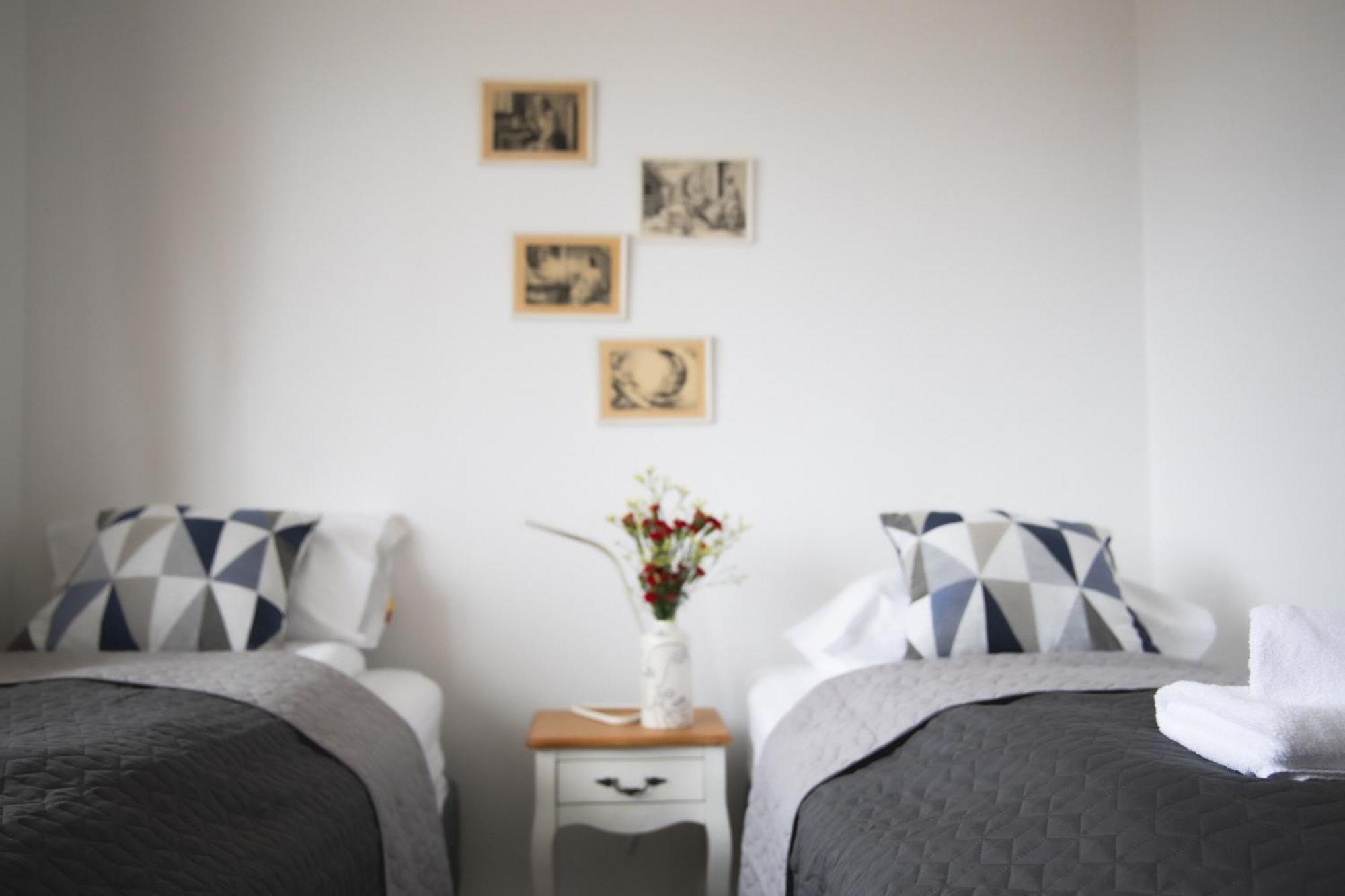 Setrith Guesthouse ボルガルネース エクステリア 写真