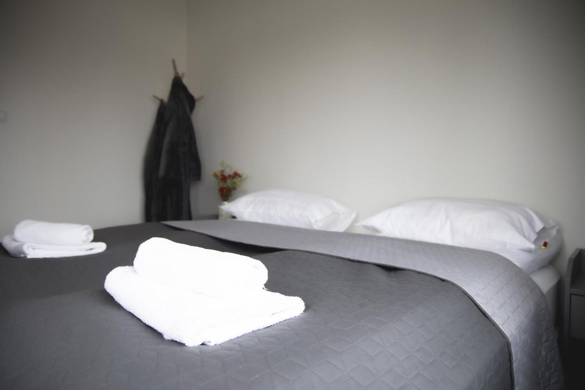Setrith Guesthouse ボルガルネース エクステリア 写真