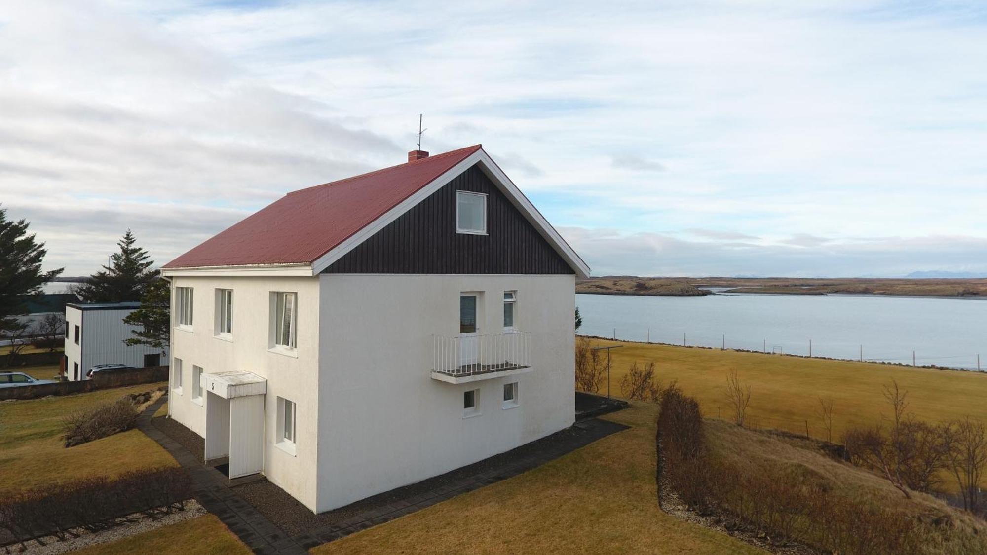 Setrith Guesthouse ボルガルネース エクステリア 写真